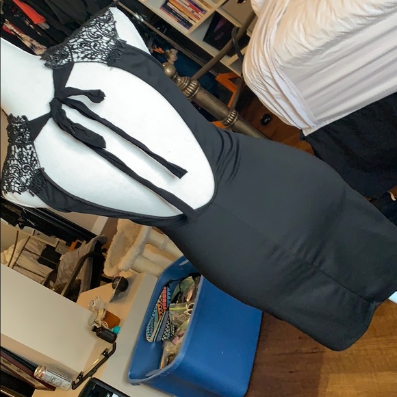 Gorgeous lulus dress with lace neckline size small - Picture 5 of 7